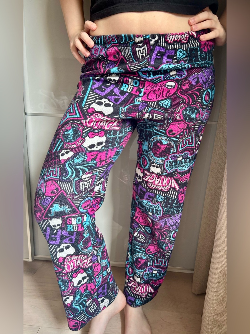 Hi, selling these superb pyjama pants for kids in size L.